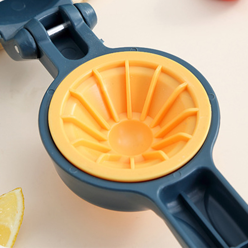 #Plastic fruit juicer citrus
