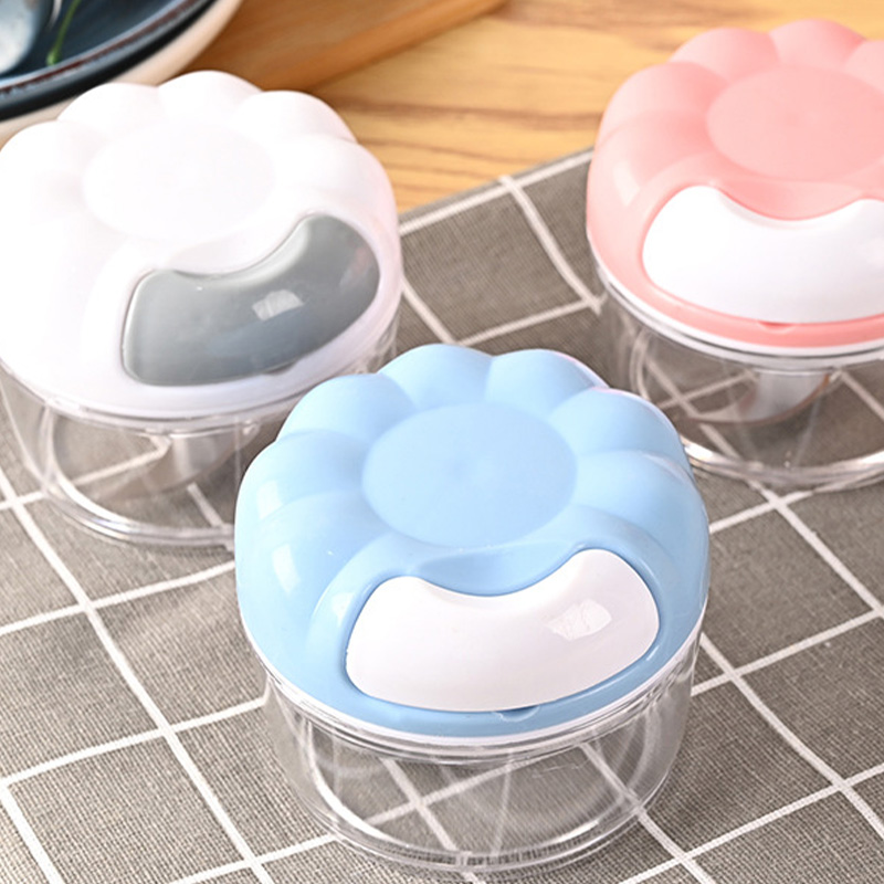 Plastic vegetable cutter